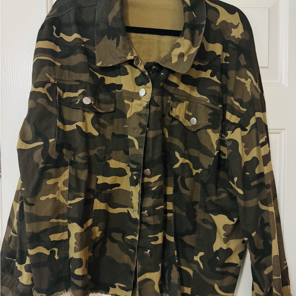 ANDREE BY UNIT Camouflage Shirt